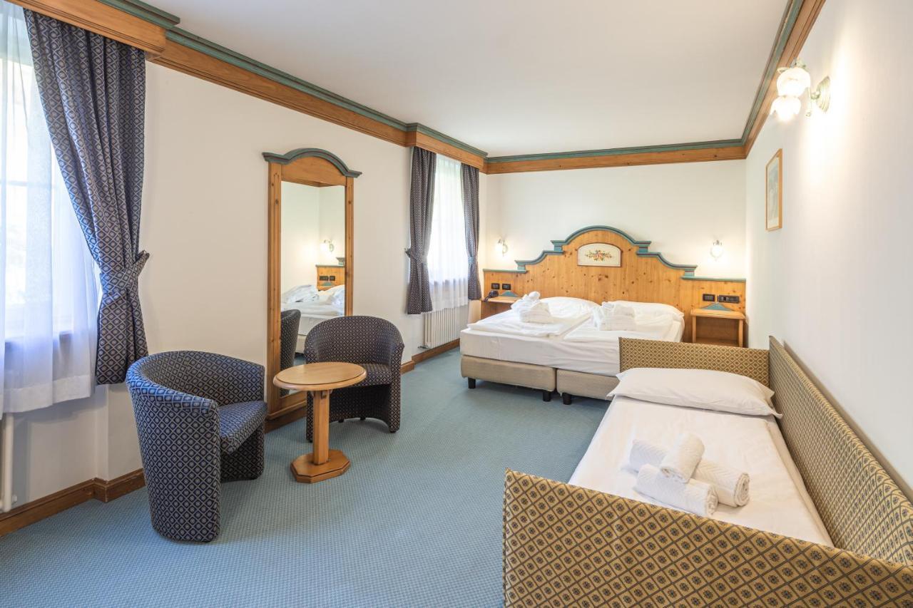 קאבאלס Hotel Bellavista מראה חיצוני תמונה